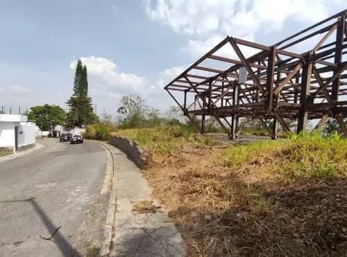Terreno Con Estructura Para Casa (perfecto Estado) En La Lagunita
