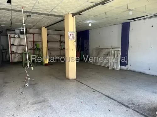 Ana Rodríguez Alquila Local Comercial En Centro De Barquisimeto, Cód.26-5132, Zona De Alto Trafico Vehicular Y Peatonal, Ideal Para Emprendedores.