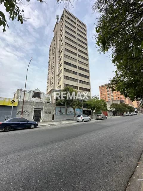 Oficina en Alquiler Edificio Aguja Real Zona Este - Barquisimeto