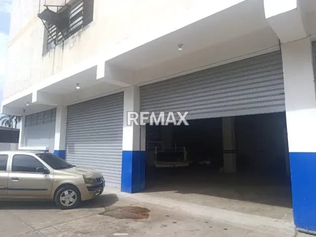 ALQUILER DE GALPÓN COMERCIAL EN AV. PERIMETRAL DE CUA, SECTOR APARAY, EDO. MIRANDA.