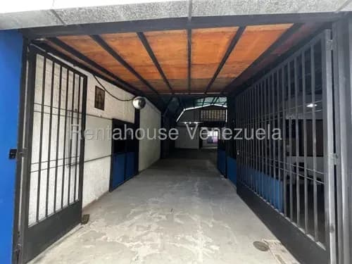 Lcda. Milagros Carrasquel Galpon Industrial Alquiler Barquisimeto Lara Zona Centro Economica Comercial Economico Código Inmobiliaria Rent-a-house 26-10330