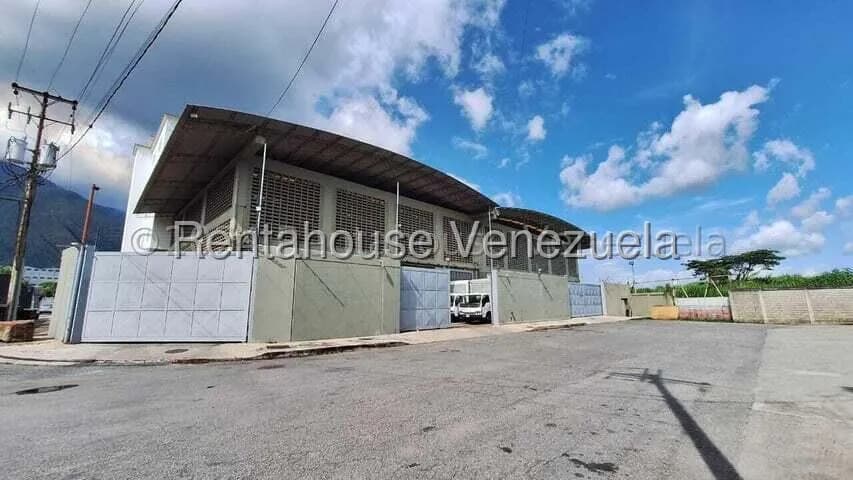 Comercial (Galpon - Deposito) en Venta en Mariche, Distrito Metropolitano