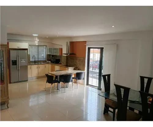 Sg_op Townhouse En Alquiler En El Parral Valencia. Cuenta Con Planta Eléctrica En Áreas Comunes (50%), Pozo De Agua Propio Y Tanque. Amoblado.agr-9776746.