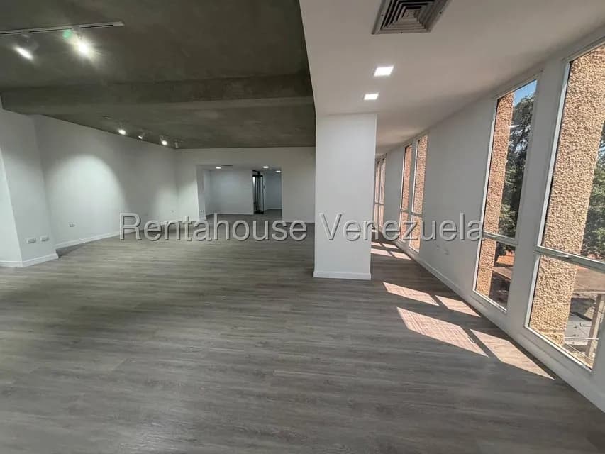 Comercial (Oficina) en Alquiler en 5 de Julio, Zulia