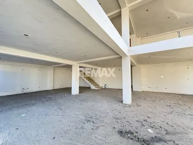 Local Comercial en obra blanca, Alquiler
