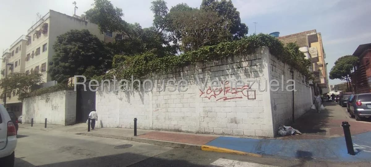 Terreno (Comercial) en Alquiler en Chacao, Distrito Metropolitano