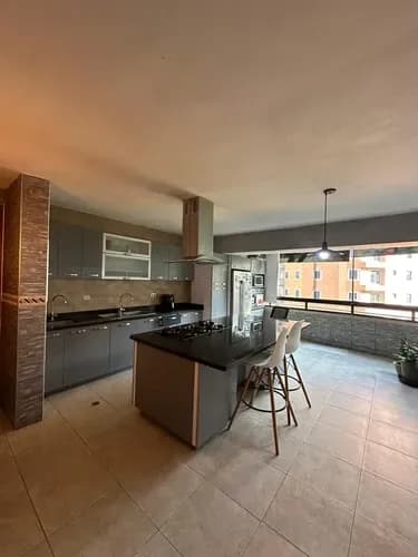 En Venta Apartamento Residencias Le Parc Ubicado En La Urbanización El Parral Valencia, Estado Carabobo El Inmueble Consta De 109 Metros Cuadrados 3 Habitaciones 2 Baños 2 Estacionamientos. An