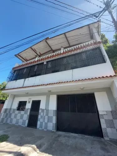 Best House Vende Hermosa Y Amplia Casa En San Pedro