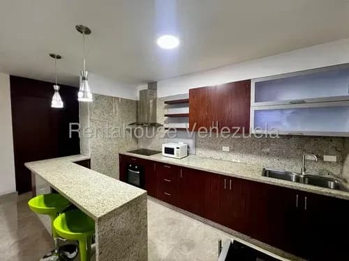 Apartamentos En Alquiler En El Este De Barquisimeto Con Planta Eléctrica Y Piscina #26-17188 Nd