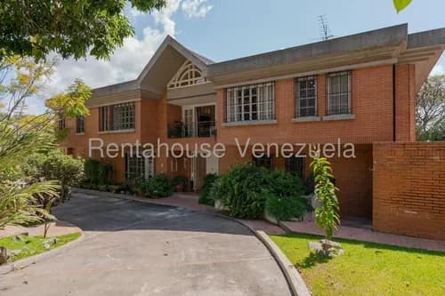 Majestuosa Casa De Estilo Europeo, Con Espectaculares Jardines, Bellos Espacios, Vista Al Avila Y Ubicación Exclusiva. (atm)