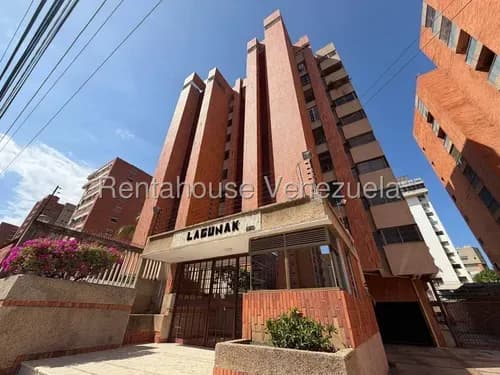 Apartamento En Alquiler En La Lago Yh