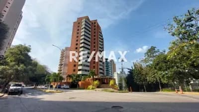 Apartamento en alquiler Res. Garden Plaza en la Urbanización las Chimeneas