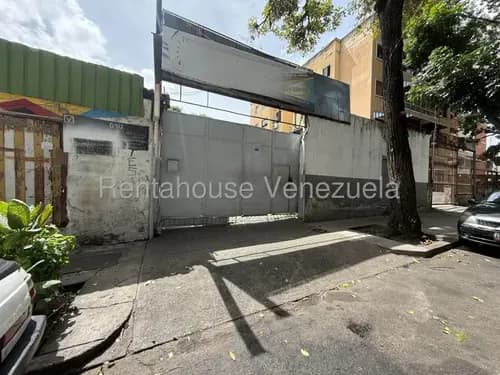 Yb Se Vende Amplio Galpon En Los Chaguaramos #25-23591