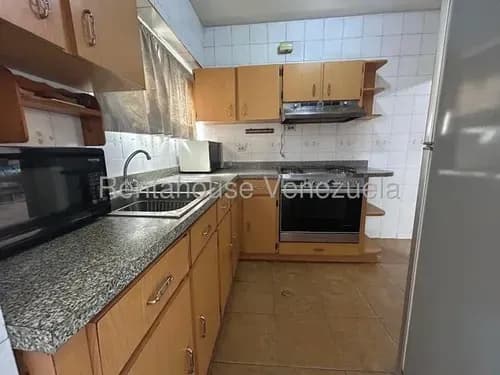 Tg Apartamento En Venta En Santa Eduvigis, Ubicado En La Av. Rómulo Gallego 26-19758