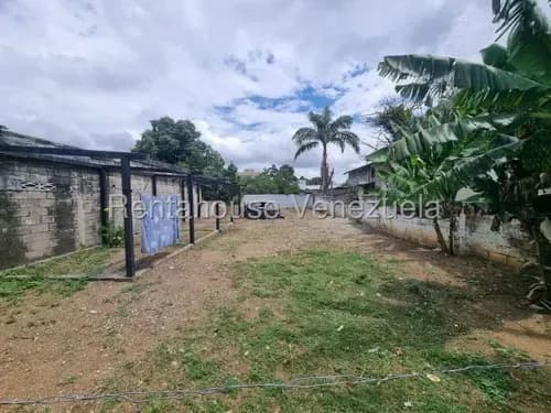 Naudy Escalona & Maribel Morillo Asesores Inmobiliarios De Rentahouse Venden Estupendo Terreno En Zona Centro De Barquisimeto 26-8555 Lara