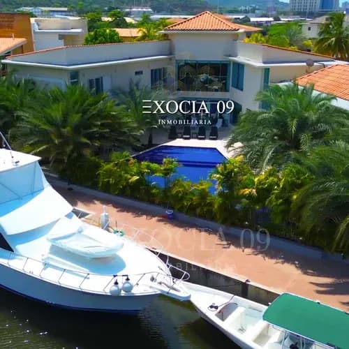 En Alquiler Por Temporada Villa Con Canal