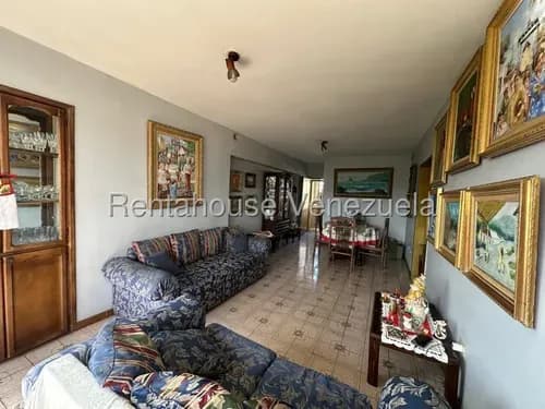 %%%maria Elena Ofrece Estupendo Amplio Apartamento 90 M2 Excelente Ubicación Permite Acceder Fácilmente A Comercios, Colegios, Restaurantes, Transporte Publico, En Venta En Centro, Lara#26-12781**