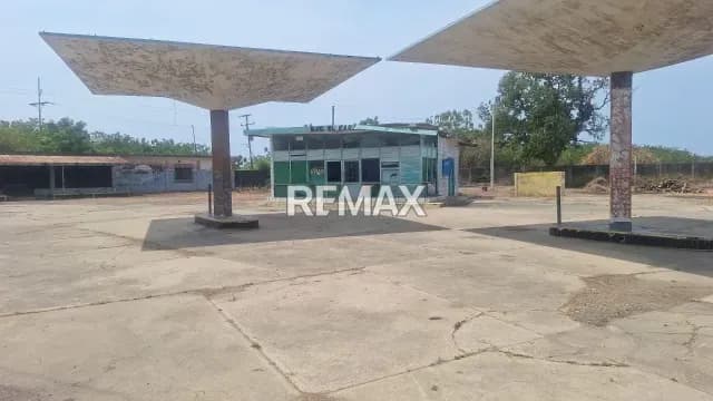 Terreno Estación de Servicio.