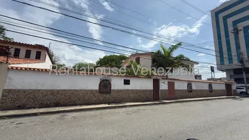 Raíza Suárez Vende 2 6 2 1 5 7 1 Majestuosa Casa De 570 M2 Con Amplios Espacios, Piso De Granito, 7 Habitaciones, 4 Baños Completos, Este De Barquisimeto