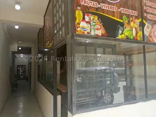 Raíza Suárez Alquila 2 5 1 9 0 9 Local De 20 M2 Con Flujo Constante De Luz Y Agua, Tanque De 16000 L, Vigilancia Privada, Ubicado En Mini Centro Comercial, Centro De Barquisimeto