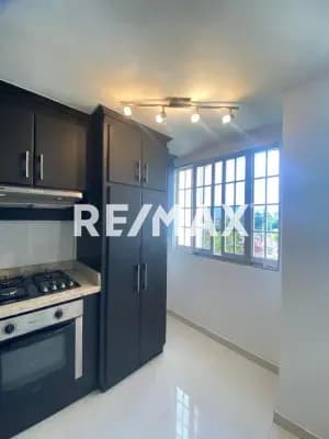 SE ALQUILA APARTAMENTO EN CONJUNTO RES. EL COUNTRY