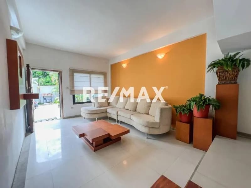 TOWNHOUSE URBANIZACIÓN XCARET VIA EL CASTAÑO MARACAY, EDO. ARAGUA