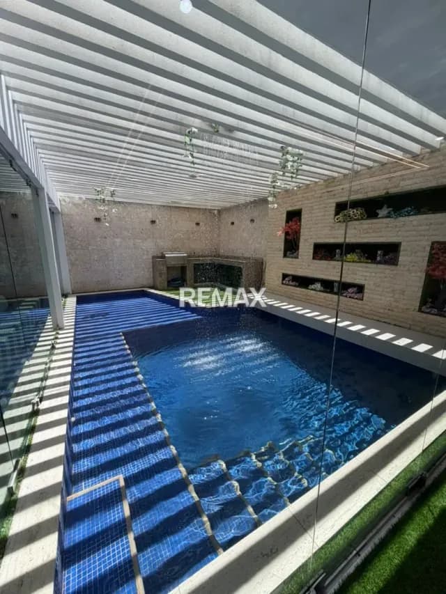 EN VENTA ESPECTACULAR CASA AMOBLADA, MODERNA Y COMPLETAMENTE REMODELADA EN CONJUNTO CASAS DEL MAR