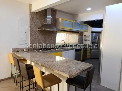 Amplia Casa Con Planta Eléctrica En Barbula Naguanagua Carabobo 26-12058