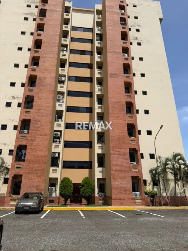 Residencias Las Delicias Apartamento en Venta Ubicado con vista a la Autopista frente a la Sansug de Los Guayos