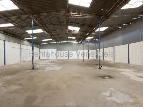 Raíza Suárez Alquila 2 6 1 9 3 0 8 Galpón Industrial De 800 M2, Mezzanina 300 M2, Local 165 M2, Luz Trifásica Con 45 Kva Contratados, Centro De Barquisimeto