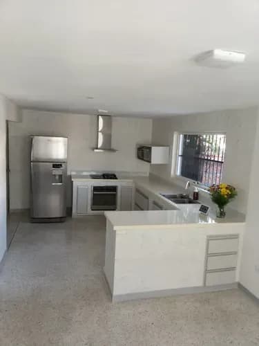 Casa En Venta En Prebo. Remodelada.