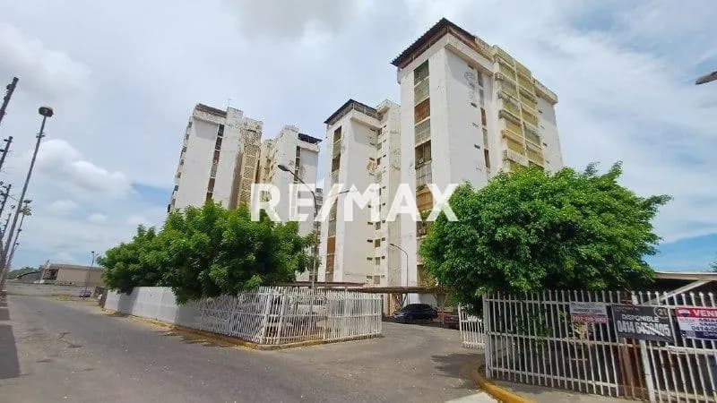 APARTAMENTO en el 5to PISO de la 2da TORRE (AUYAN TEPUY) CONJ. RES. GRAN SABANA