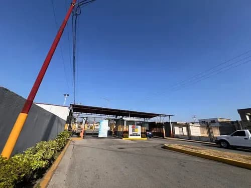 Venta De Town House Urb. Santa Paula, Tocuyito 64-03