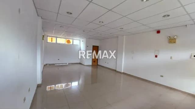 alquiler de local comercial en Centro comercial Plaza Esmeralda. San Diego