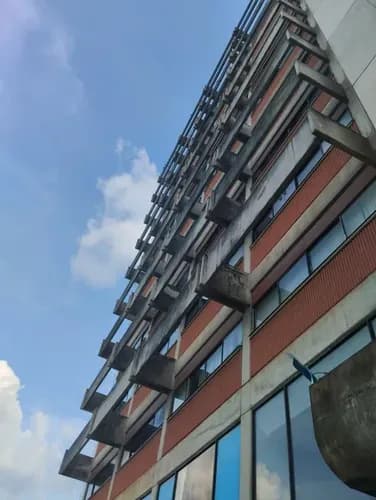 En Venta Oficina De 57 M² Ubicada En C. C. Profesional Av. Bolívar, Valencia Edo. Carabobo.