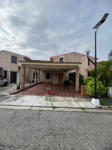 En Venta Casa En Urbanización Country Park Villaserino Iii Etapa. San Diego Carabobo Venezuela. Vende Maritza López