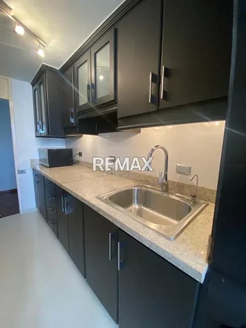 SE ALQUILA APARTAMENTO EN URB EL COUNTRY