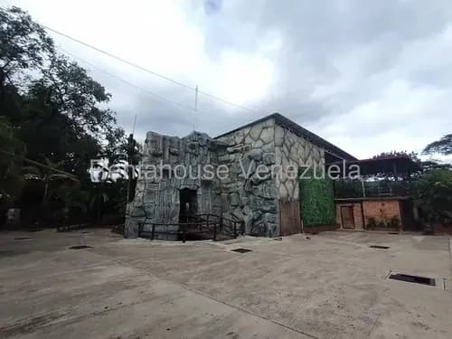 Local Comercial En Venta En Av Bolivar Valencia Mm Carabobo Caney Tanque Sobre Dimensionado