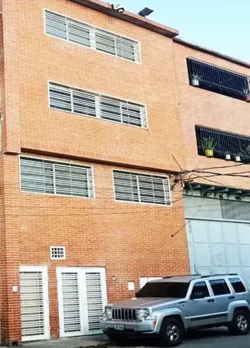 Venta Edificio Usos Multiples (comercial Industrial Y Residencial)-el Cementerio 600m2. 4 Niveles