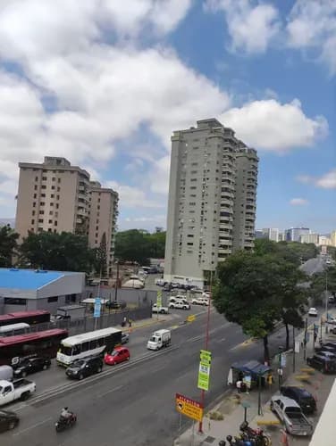 Los Dos Caminos Oficina De 96 M2 En Alquiler