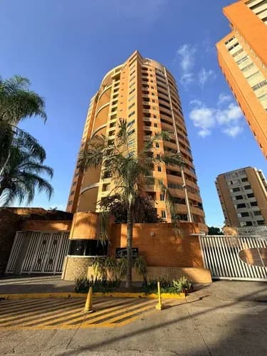 Amplio Apartamento En Venta O Alquiler: Valle Blanco Residencias Mandalay Suite Fm-ind