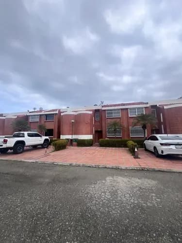 Town House Duplex En Venta
