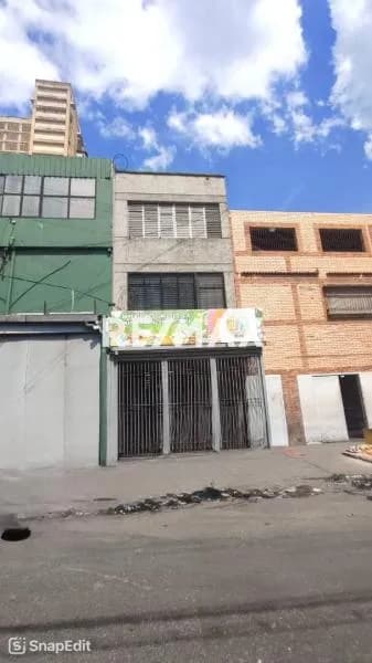 Edificio Comercial en Venta en Catia
