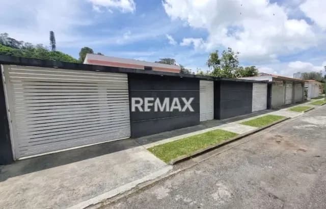CASA EN VENTA URBANIZACIÓN LOS CASTORES