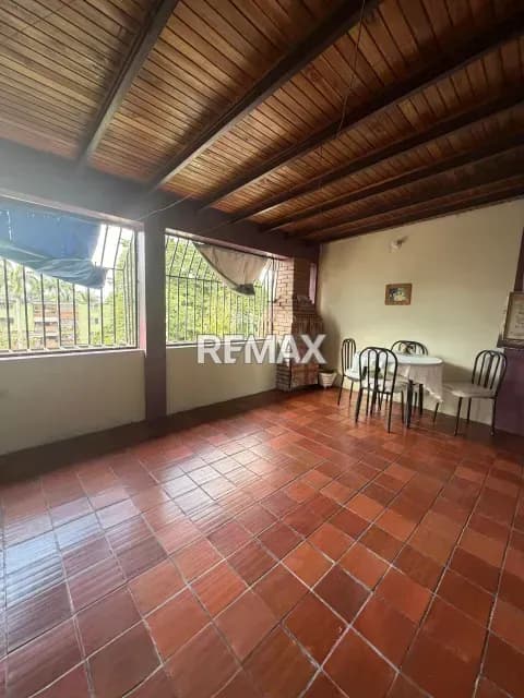¡Se vende! Apartamento cómodo y bien ubicado en La Beatriz.
