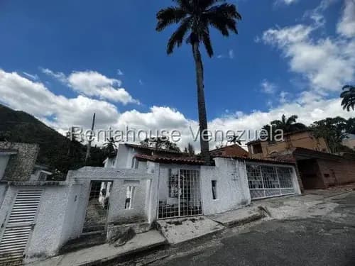 Casa Duplex En Venta Urb El Castaño Con Clima De Montaña Gjg 26-11157