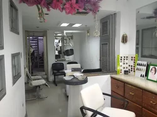 *jl/ Gran Oportunidad, Local Listo Para Emprender En Venta Barquisimeto, Centro, Lara, Venezuela/ # 23-25413 / 3 B/ 147 M2