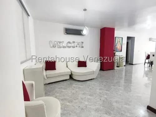 Daniela Linarez Alquila Bella Casa Dúplex Totalmente Amoblada Con Hermosa Cocina Tipo Italiana, 2 Family Room, 4 Habitaciones, 5 Baños, Jacuzzi, Piscina Planta Eléctrica, Ciudad Roca Barquisimeto