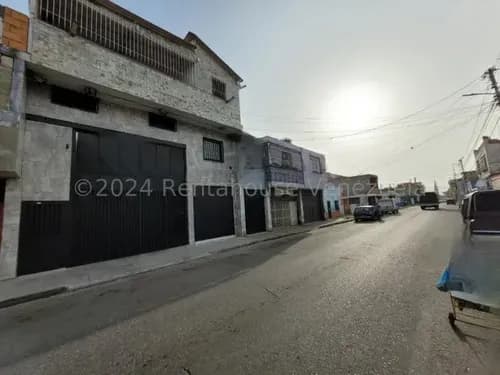 Karen Burgos Vende Excelente, Cómodo Y Amplio Edificio Comercial En Centro De Barquisimeto,