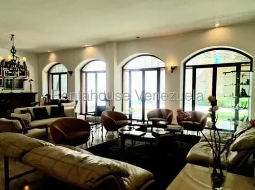 Súper Pb De 720 M2 Cubiertos Y 680 M2 Jardín Privado, Mls #26-20786